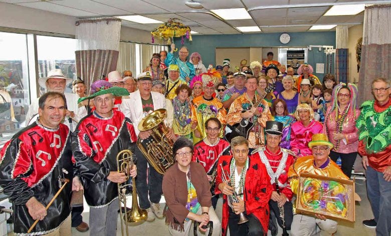 B'nai B'rith Mardi Gras Mitzvah Makers 40th Annual Hospital Parade Group Photo | New Orleans Local