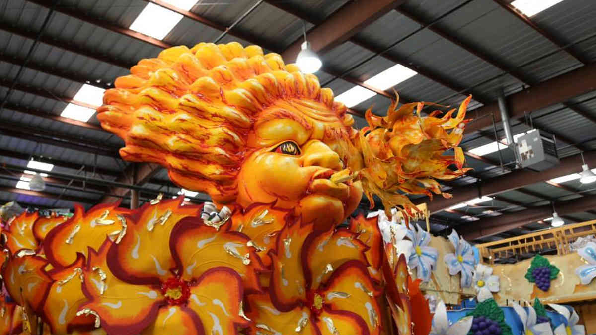 Endymion Parade Float | New Orleans Local